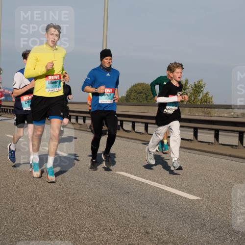 03.10.2025 - Köhlbrandbrückenlauf Fabian Wolf http://msf.ph/oto/9035094 03.10.2025 09:49:31 Position 3 1111, 31, 1370 meine-sportfotos.de