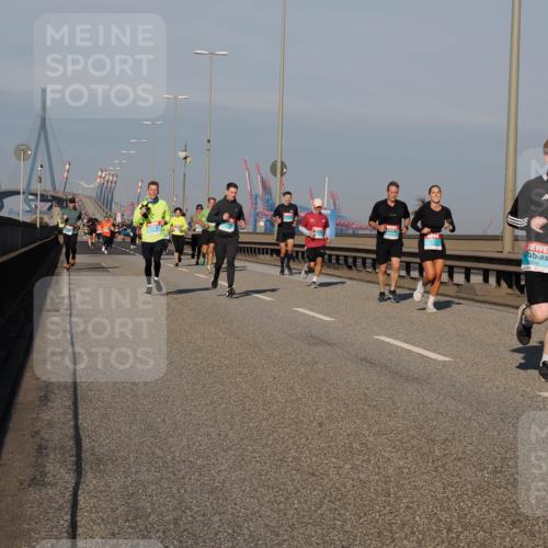 03.10.2025 - Köhlbrandbrückenlauf Fabian Wolf http://msf.ph/oto/9035111 03.10.2025 09:49:33 Position 3 2516 meine-sportfotos.de