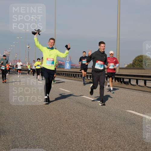 03.10.2025 - Köhlbrandbrückenlauf Fabian Wolf http://msf.ph/oto/9035171 03.10.2025 09:49:37 Position 3 3804, 2767, 1239 meine-sportfotos.de