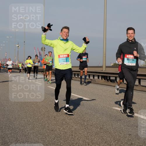 03.10.2025 - Köhlbrandbrückenlauf Fabian Wolf http://msf.ph/oto/9035186 03.10.2025 09:49:38 Position 3 3804, 2767 meine-sportfotos.de