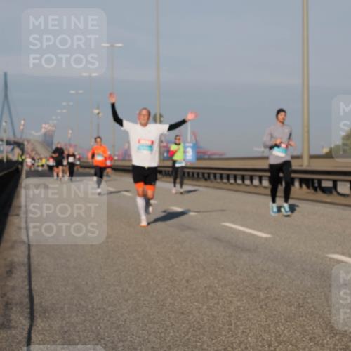 03.10.2025 - Köhlbrandbrückenlauf Fabian Wolf http://msf.ph/oto/9035293 03.10.2025 09:49:47 Position 3  meine-sportfotos.de