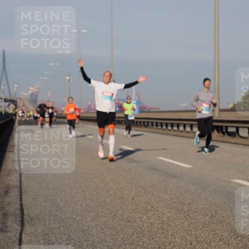 03.10.2025 - Köhlbrandbrückenlauf Fabian Wolf http://msf.ph/oto/9035296 03.10.2025 09:49:47 Position 3  meine-sportfotos.de