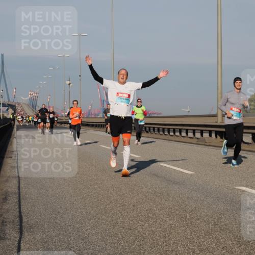 03.10.2025 - Köhlbrandbrückenlauf Fabian Wolf http://msf.ph/oto/9035304 03.10.2025 09:49:47 Position 3 10, 2672 meine-sportfotos.de
