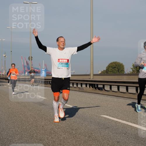 03.10.2025 - Köhlbrandbrückenlauf Fabian Wolf http://msf.ph/oto/9035327 03.10.2025 09:49:49 Position 3 3, 2672, 3821 meine-sportfotos.de