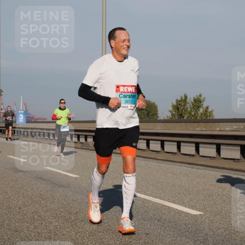 03.10.2025 - Köhlbrandbrückenlauf Fabian Wolf http://msf.ph/oto/9035339 03.10.2025 09:49:49 Position 3 3, 2672, 382 meine-sportfotos.de