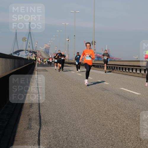 03.10.2025 - Köhlbrandbrückenlauf Fabian Wolf http://msf.ph/oto/9035353 03.10.2025 09:49:51 Position 3  meine-sportfotos.de