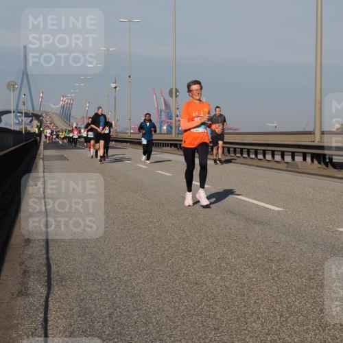 03.10.2025 - Köhlbrandbrückenlauf Fabian Wolf http://msf.ph/oto/9035369 03.10.2025 09:49:52 Position 3  meine-sportfotos.de