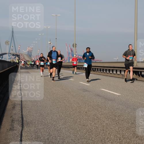 03.10.2025 - Köhlbrandbrückenlauf Fabian Wolf http://msf.ph/oto/9035421 03.10.2025 09:49:55 Position 3  meine-sportfotos.de