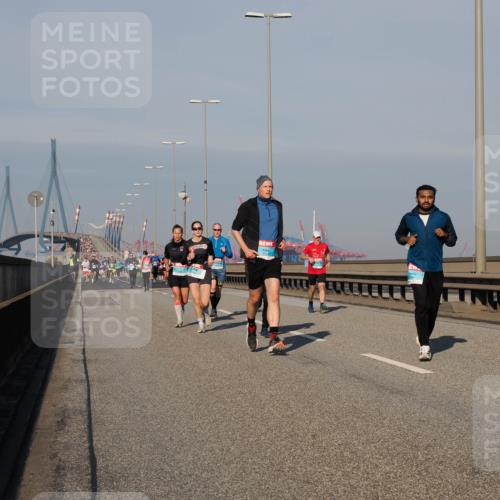 03.10.2025 - Köhlbrandbrückenlauf Fabian Wolf http://msf.ph/oto/9035430 03.10.2025 09:49:57 Position 3  meine-sportfotos.de