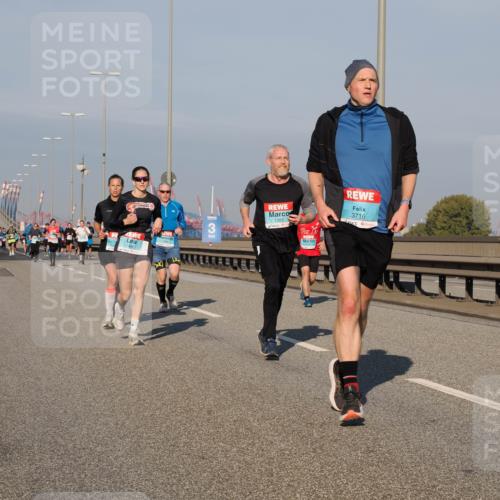 03.10.2025 - Köhlbrandbrückenlauf Fabian Wolf http://msf.ph/oto/9035469 03.10.2025 09:50:00 Position 3 1406, 1385, 3716 meine-sportfotos.de