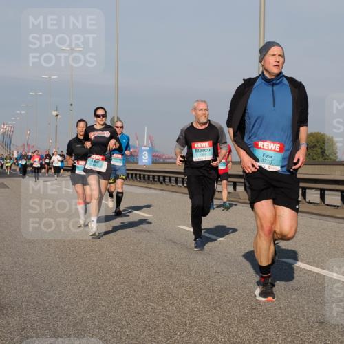03.10.2025 - Köhlbrandbrückenlauf Fabian Wolf http://msf.ph/oto/9035473 03.10.2025 09:50:00 Position 3 1406, 3, 1385, 3716 meine-sportfotos.de