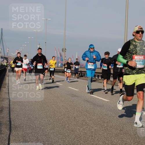 03.10.2025 - Köhlbrandbrückenlauf Fabian Wolf http://msf.ph/oto/9035774 03.10.2025 09:50:25 Position 3 1346 meine-sportfotos.de