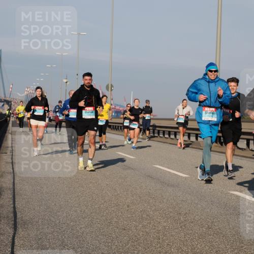 03.10.2025 - Köhlbrandbrückenlauf Fabian Wolf http://msf.ph/oto/9035795 03.10.2025 09:50:26 Position 3 1445, 1328, 3799 meine-sportfotos.de