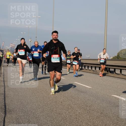 03.10.2025 - Köhlbrandbrückenlauf Fabian Wolf http://msf.ph/oto/9035814 03.10.2025 09:50:27 Position 3 18, 3753, 1445, 1328 meine-sportfotos.de