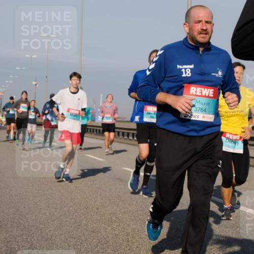 03.10.2025 - Köhlbrandbrückenlauf Fabian Wolf http://msf.ph/oto/9035875 03.10.2025 09:50:31 Position 3 18, 3764, 3333 meine-sportfotos.de