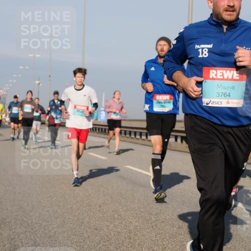 03.10.2025 - Köhlbrandbrückenlauf Fabian Wolf http://msf.ph/oto/9035879 03.10.2025 09:50:31 Position 3 18, 3764, 333 meine-sportfotos.de