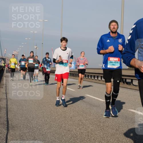 03.10.2025 - Köhlbrandbrückenlauf Fabian Wolf http://msf.ph/oto/9035882 03.10.2025 09:50:32 Position 3 2029, 18, 376 meine-sportfotos.de