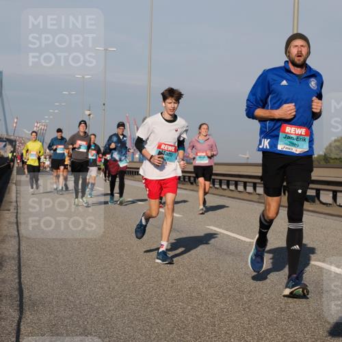 03.10.2025 - Köhlbrandbrückenlauf Fabian Wolf http://msf.ph/oto/9035884 03.10.2025 09:50:32 Position 3 2029 meine-sportfotos.de