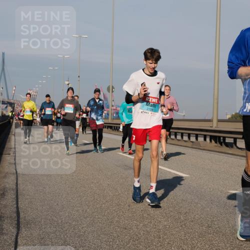 03.10.2025 - Köhlbrandbrückenlauf Fabian Wolf http://msf.ph/oto/9035894 03.10.2025 09:50:32 Position 3 2728, 2029 meine-sportfotos.de
