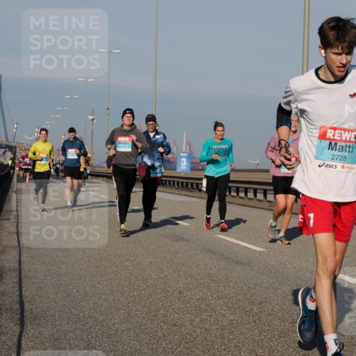03.10.2025 - Köhlbrandbrückenlauf Fabian Wolf http://msf.ph/oto/9035912 03.10.2025 09:50:34 Position 3 3, 7, 2728 meine-sportfotos.de