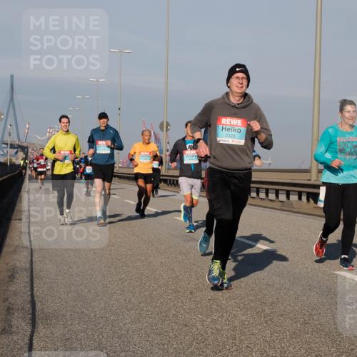 03.10.2025 - Köhlbrandbrückenlauf Fabian Wolf http://msf.ph/oto/9035935 03.10.2025 09:50:36 Position 3 2323 meine-sportfotos.de