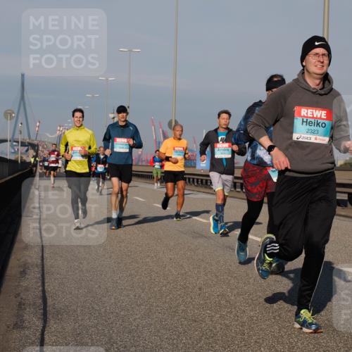 03.10.2025 - Köhlbrandbrückenlauf Fabian Wolf http://msf.ph/oto/9035944 03.10.2025 09:50:36 Position 3 2323 meine-sportfotos.de