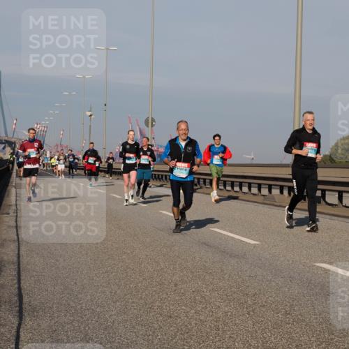 03.10.2025 - Köhlbrandbrückenlauf Fabian Wolf http://msf.ph/oto/9036013 03.10.2025 09:50:42 Position 3 12 meine-sportfotos.de
