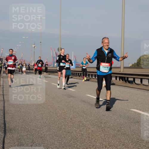 03.10.2025 - Köhlbrandbrückenlauf Fabian Wolf http://msf.ph/oto/9036034 03.10.2025 09:50:44 Position 3 12, 1340 meine-sportfotos.de