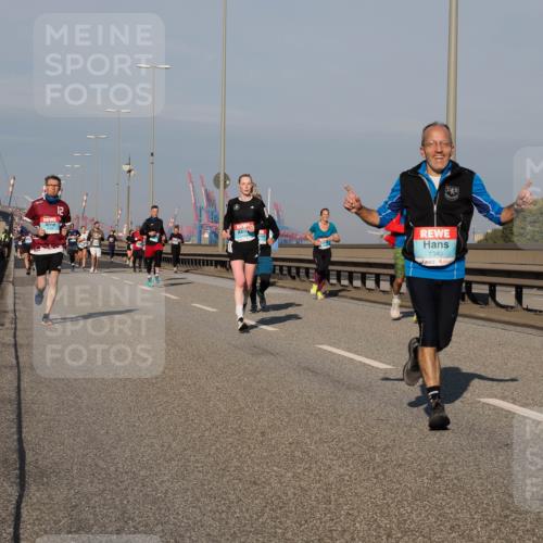 03.10.2025 - Köhlbrandbrückenlauf Fabian Wolf http://msf.ph/oto/9036037 03.10.2025 09:50:44 Position 3 12, 1340 meine-sportfotos.de