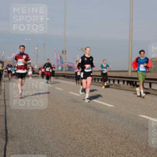 03.10.2025 - Köhlbrandbrückenlauf Fabian Wolf http://msf.ph/oto/9036054 03.10.2025 09:50:45 Position 3  meine-sportfotos.de