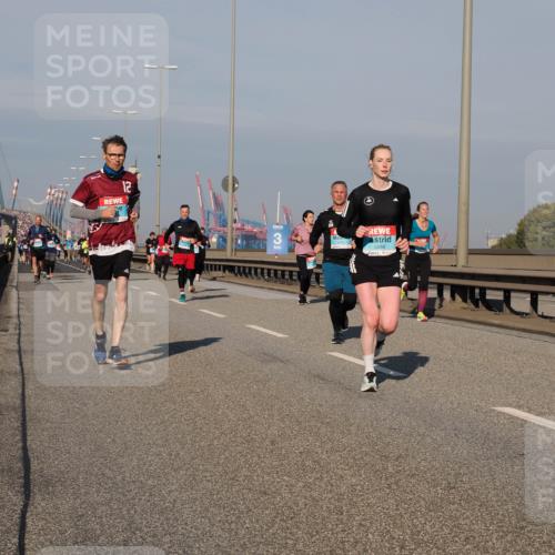 03.10.2025 - Köhlbrandbrückenlauf Fabian Wolf http://msf.ph/oto/9036076 03.10.2025 09:50:46 Position 3 12, 2698 meine-sportfotos.de