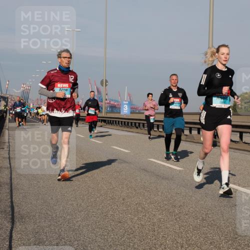 03.10.2025 - Köhlbrandbrückenlauf Fabian Wolf http://msf.ph/oto/9036088 03.10.2025 09:50:47 Position 3 12, 2698 meine-sportfotos.de