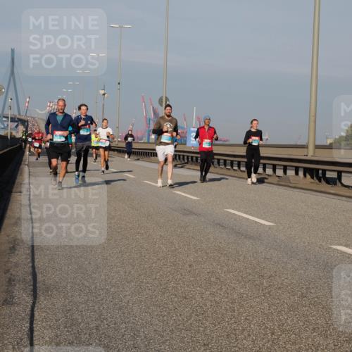 03.10.2025 - Köhlbrandbrückenlauf Fabian Wolf http://msf.ph/oto/9036214 03.10.2025 09:50:54 Position 3  meine-sportfotos.de