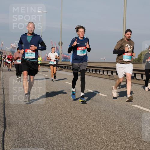 03.10.2025 - Köhlbrandbrückenlauf Fabian Wolf http://msf.ph/oto/9036270 03.10.2025 09:50:58 Position 3 1582, 3379, 3835, 1208 meine-sportfotos.de