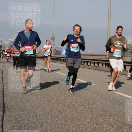 03.10.2025 - Köhlbrandbrückenlauf Fabian Wolf http://msf.ph/oto/9036274 03.10.2025 09:50:58 Position 3 1582, 3379, 3835 meine-sportfotos.de