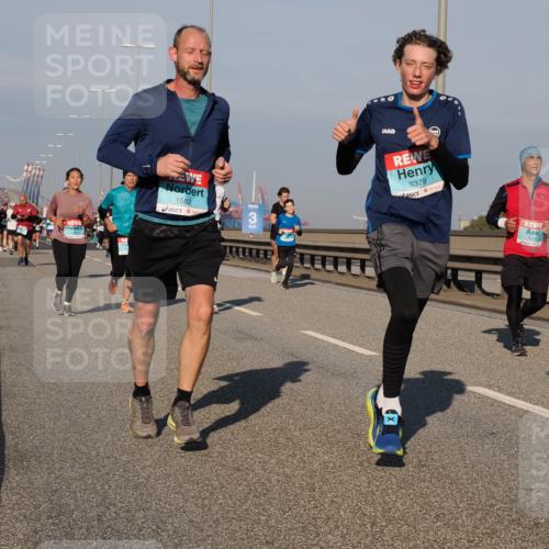 03.10.2025 - Köhlbrandbrückenlauf Fabian Wolf http://msf.ph/oto/9036286 03.10.2025 09:50:59 Position 3 1582, 3379, 1134 meine-sportfotos.de