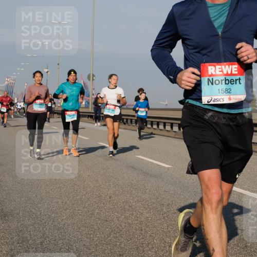 03.10.2025 - Köhlbrandbrückenlauf Fabian Wolf http://msf.ph/oto/9036304 03.10.2025 09:51:00 Position 3 1582 meine-sportfotos.de