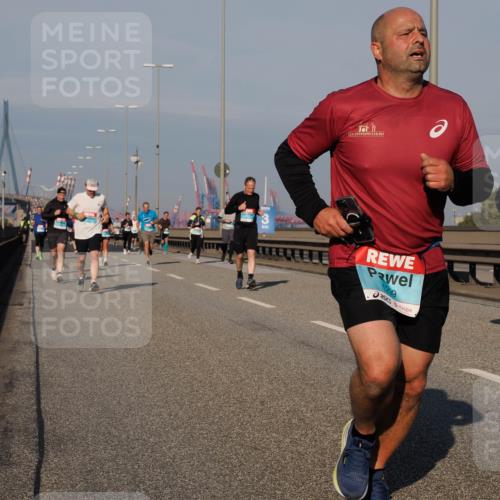 03.10.2025 - Köhlbrandbrückenlauf Fabian Wolf http://msf.ph/oto/9036491 03.10.2025 09:51:10 Position 3 3, 1299, 449 meine-sportfotos.de