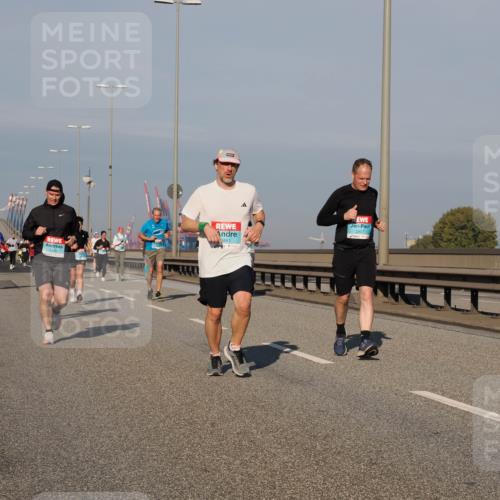 03.10.2025 - Köhlbrandbrückenlauf Fabian Wolf http://msf.ph/oto/9036576 03.10.2025 09:51:14 Position 3 1199, 3481, 2807 meine-sportfotos.de