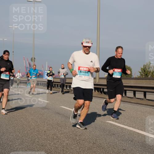03.10.2025 - Köhlbrandbrückenlauf Fabian Wolf http://msf.ph/oto/9036602 03.10.2025 09:51:15 Position 3 1199, 3481, 2807 meine-sportfotos.de