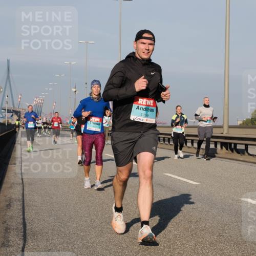 03.10.2025 - Köhlbrandbrückenlauf Fabian Wolf http://msf.ph/oto/9036640 03.10.2025 09:51:17 Position 3 3492, 1199 meine-sportfotos.de