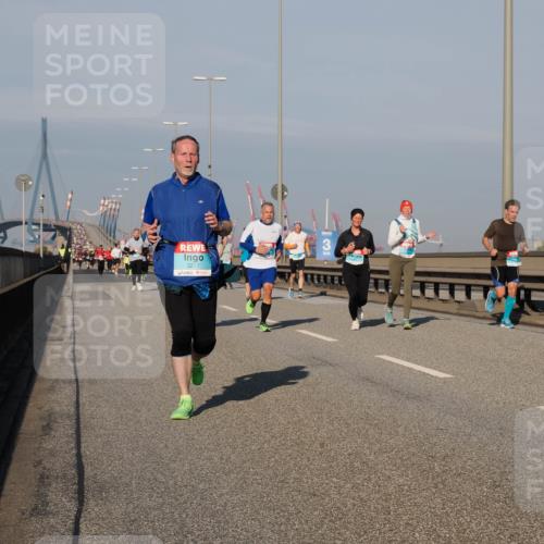 03.10.2025 - Köhlbrandbrückenlauf Fabian Wolf http://msf.ph/oto/9036770 03.10.2025 09:51:23 Position 3 3217, 3 meine-sportfotos.de