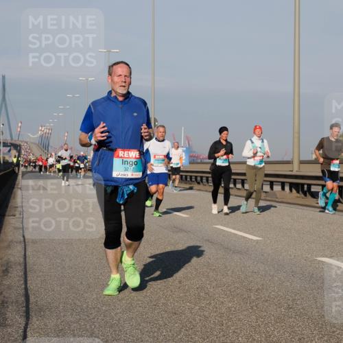 03.10.2025 - Köhlbrandbrückenlauf Fabian Wolf http://msf.ph/oto/9036790 03.10.2025 09:51:24 Position 3 3217, 2716 meine-sportfotos.de