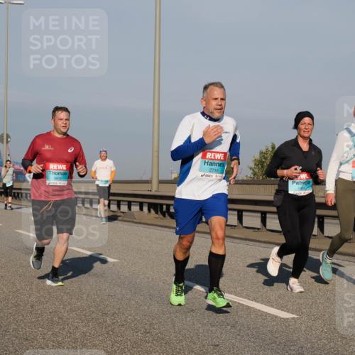 03.10.2025 - Köhlbrandbrückenlauf Fabian Wolf http://msf.ph/oto/9036850 03.10.2025 09:51:28 Position 3 3603, 2716, 1496, 1730 meine-sportfotos.de