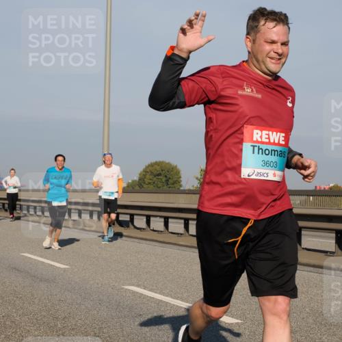 03.10.2025 - Köhlbrandbrückenlauf Fabian Wolf http://msf.ph/oto/9036888 03.10.2025 09:51:30 Position 3 3603 meine-sportfotos.de