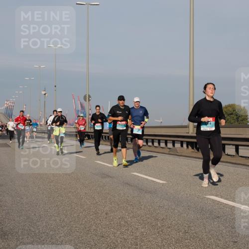 03.10.2025 - Köhlbrandbrückenlauf Fabian Wolf http://msf.ph/oto/9037042 03.10.2025 09:51:41 Position 3 1301 meine-sportfotos.de