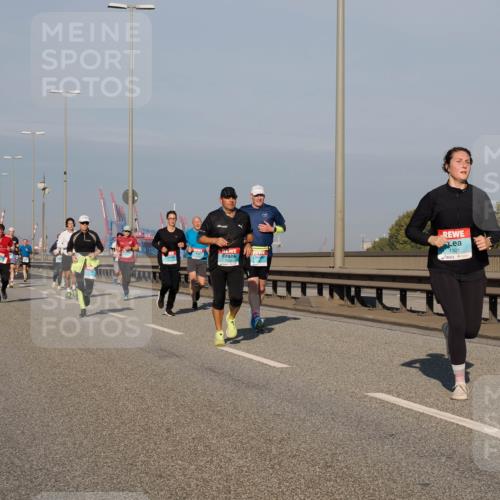 03.10.2025 - Köhlbrandbrückenlauf Fabian Wolf http://msf.ph/oto/9037059 03.10.2025 09:51:41 Position 3 1333, 1301 meine-sportfotos.de
