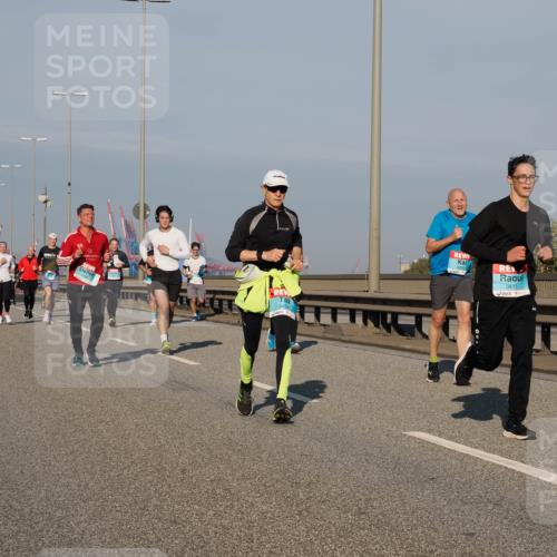 03.10.2025 - Köhlbrandbrückenlauf Fabian Wolf http://msf.ph/oto/9037151 03.10.2025 09:51:46 Position 3 3434, 3411 meine-sportfotos.de