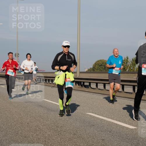 03.10.2025 - Köhlbrandbrückenlauf Fabian Wolf http://msf.ph/oto/9037162 03.10.2025 09:51:46 Position 3 3434, 3250, 3411 meine-sportfotos.de
