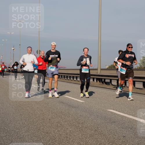 03.10.2025 - Köhlbrandbrückenlauf Fabian Wolf http://msf.ph/oto/9037263 03.10.2025 09:51:52 Position 3 9, 3, 3278 meine-sportfotos.de